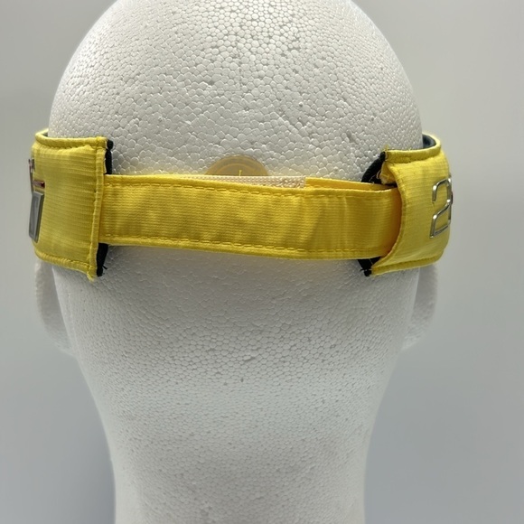 Nike‎ Golf VRS 20XI Swoosh Logo Embroidered Adjustable Athletic Visor Yellow Hat - Picture 3 of 8